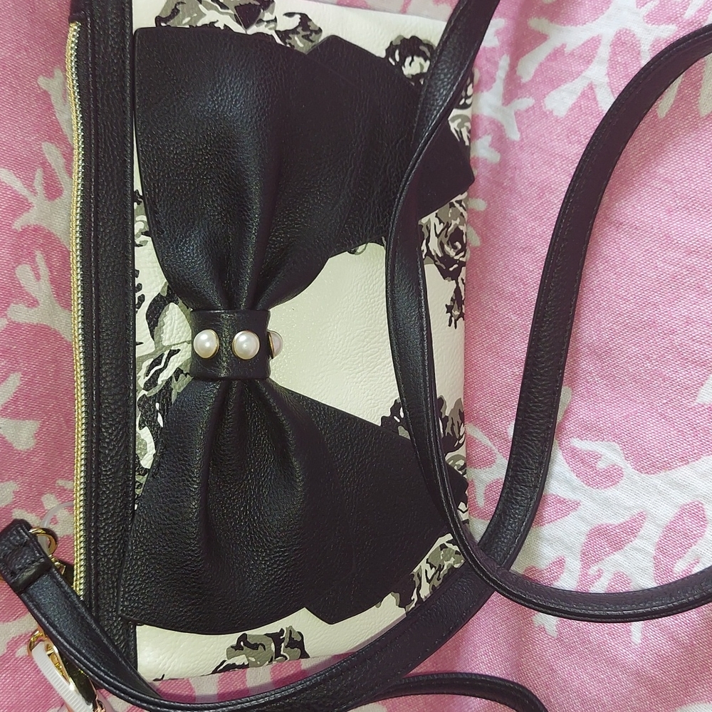NWT Betsey Johnson BOW PERAL CROSSBODY - Picture 12 of 12